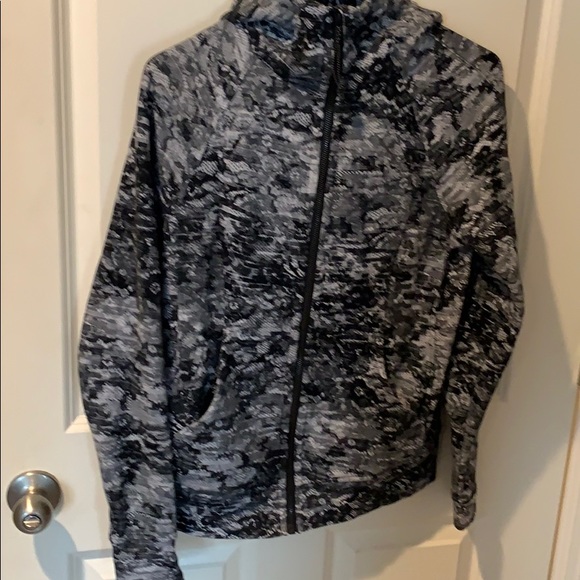 lululemon athletica Jackets & Blazers - Lululemon lace scuba hoodie